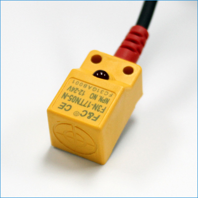 sensor de proximidad inductivo de 12V DC NPN NINGÚN interruptor de detección 5m m horizontal