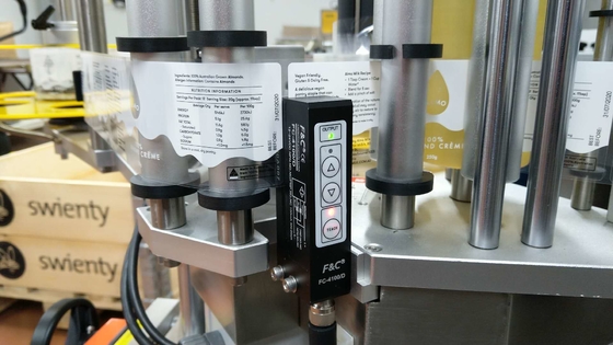 Sensor capacitivo NPN PNP de la etiqueta de la detección transparente clara de la etiqueta para la etiqueta adhesiva 24VDC