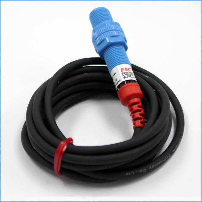 Interruptor capacitivo de detección capacitivo 12V del sensor de proximidad de la detección plástica M12 5m m