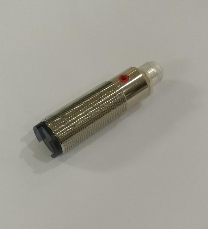 Metal M18 el tipo fotoeléctrico los 40cm del conector de los sensores M12 interruptor de 3 alambres de detección