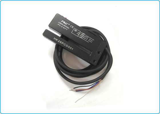 el sensor PNP de la etiqueta de los alambres de la longitud de cable de los 2m 24V 4 hizo salir la detección normal de la etiqueta de la etiqueta engomada