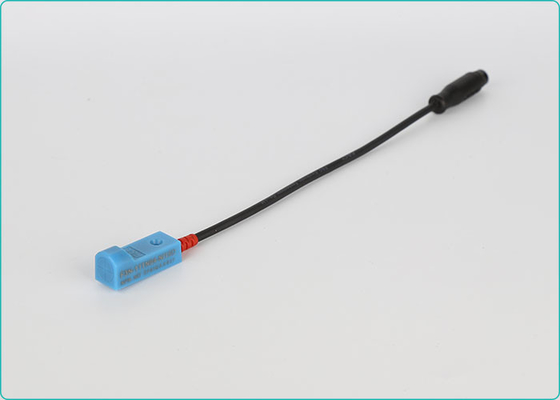 El sensor de proximidad inductivo cuadrado electrónico sin contacto detecta el metal NPN NINGÚN NC