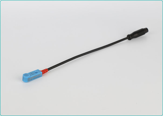 Detector de acero NPN del hierro NINGÚN interruptor inductivo rectangular 12VDC del sensor del sensor de posición