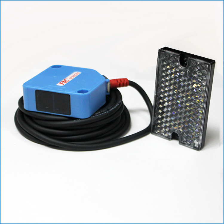 transductor de detección fotoeléctrico retrorreflectivo de la distancia del interruptor los 4m del sensor 12Vdc